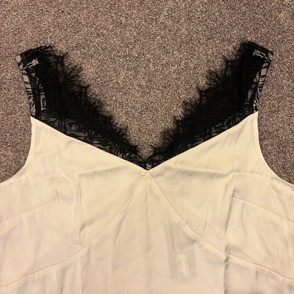 Worthington Women's Sleeveless Tank Top Size L White Black V-Neck NWT $48 - Picture 5 of 14